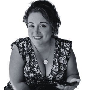 Sobre Madre Tierra 2 Yolanda Núñez Martínez, fundadora de Madre Tierra Cartuja y experta en alineación de Chakras