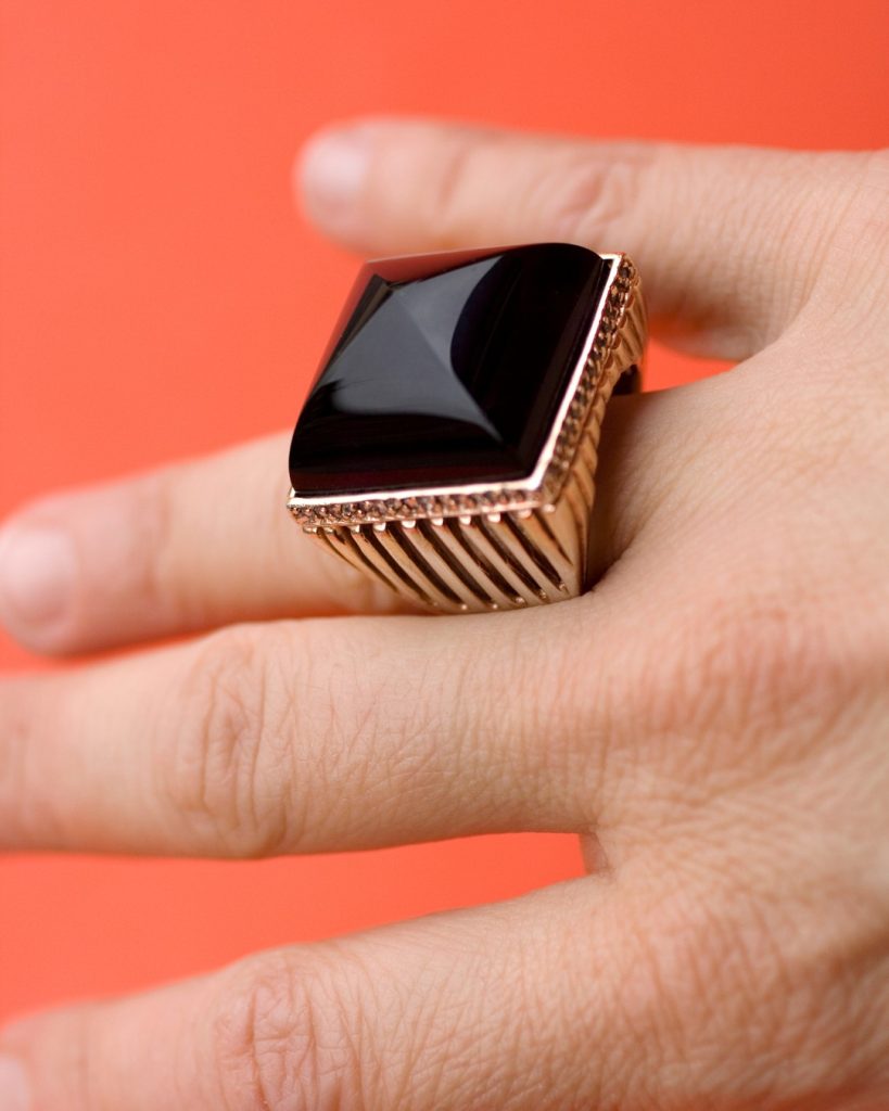 Obsidiana 4 Imagen de un anillo de Obsidiana